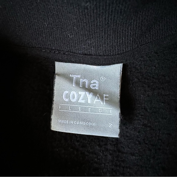 TNA (Aritzia) BF 1/4 zip sweater - Picture 5 of 7